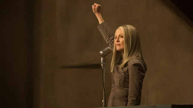 Official still 15 from The Hunger Games: Mockingjay – Part 1